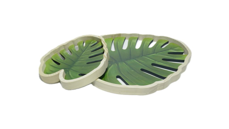 Jogo com duas Bandejas Folha de Madeira vazada verdes 37x33x2,5 e 23x21x2,5 
